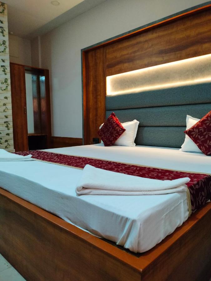 Hotel City Park Guwahati Exteriör bild