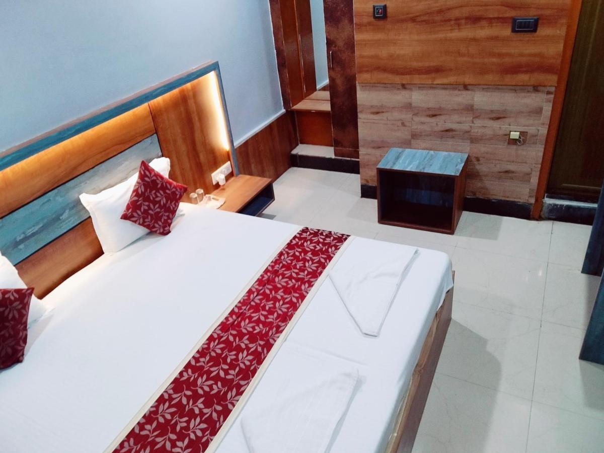 Hotel City Park Guwahati Exteriör bild