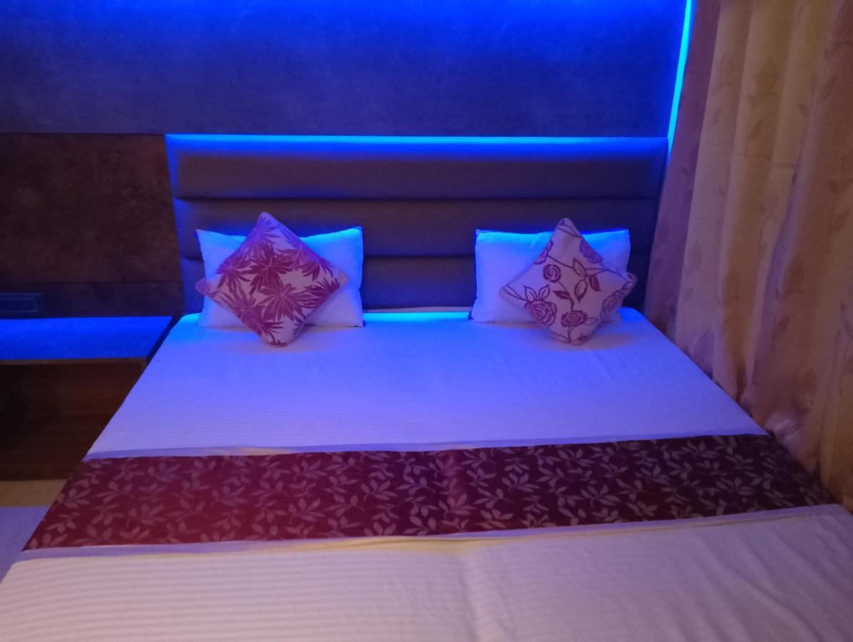 Hotel City Park Guwahati Exteriör bild