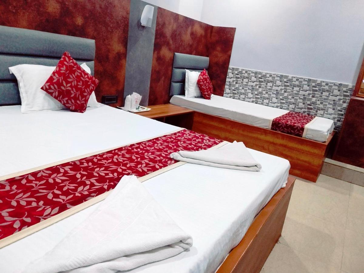 Hotel City Park Guwahati Exteriör bild